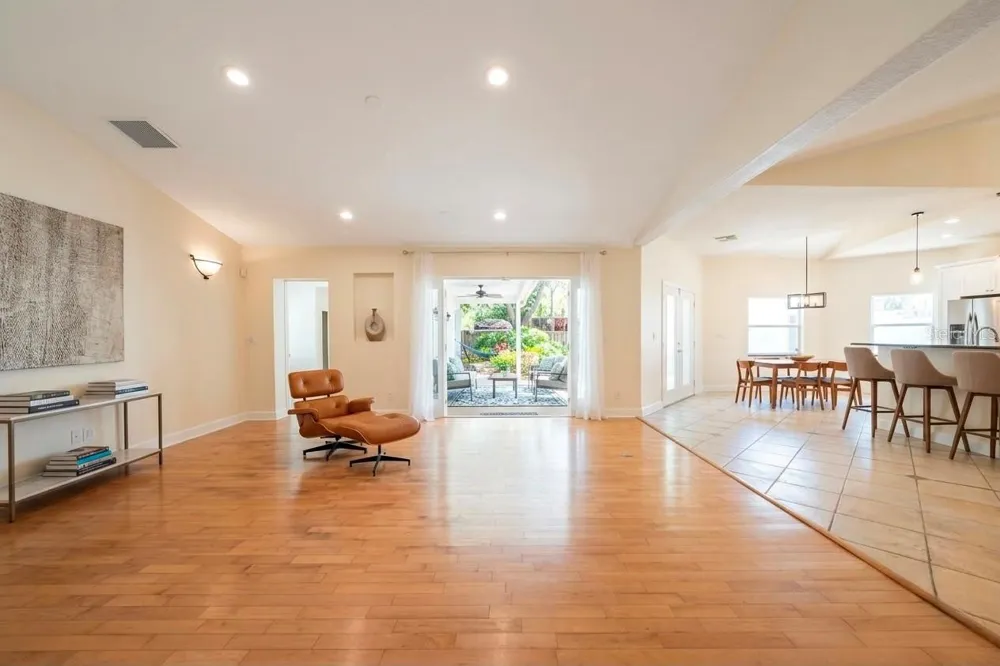 1015 VENETIAN AVENUE Orlando, FL 32804