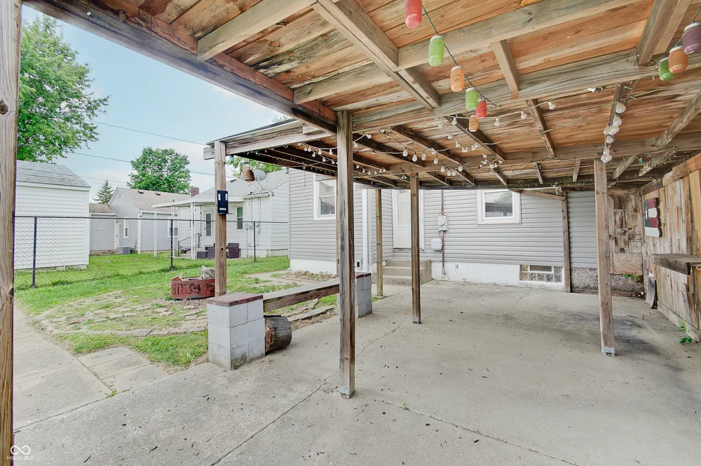 73 S 3rd Avenue Beech Grove, IN 46107