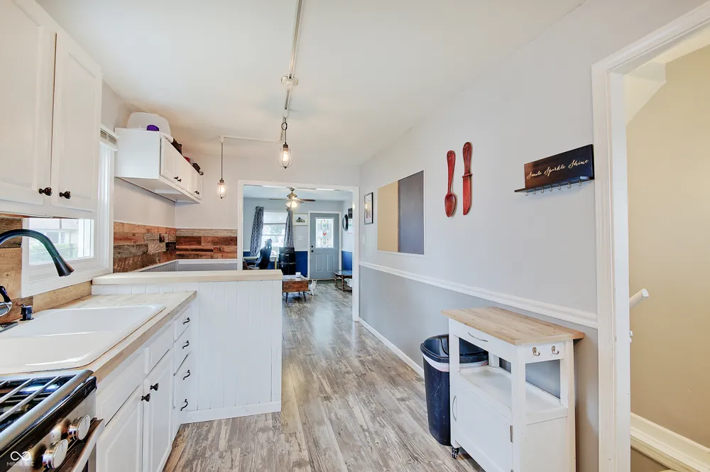 73 S 3rd Avenue Beech Grove, IN 46107