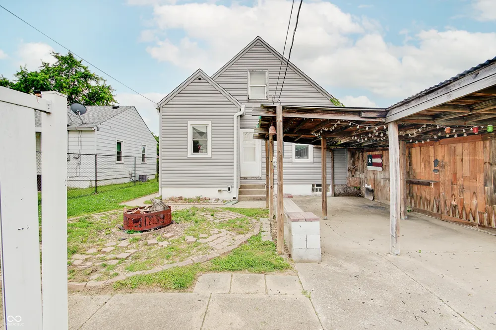 73 S 3rd Avenue Beech Grove, IN 46107