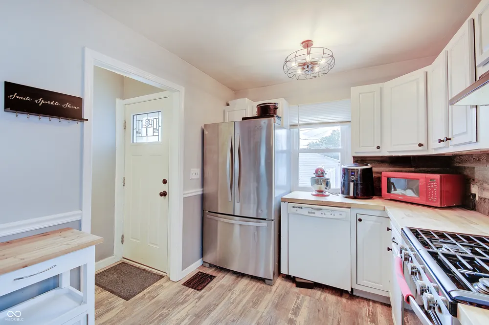 73 S 3rd Avenue Beech Grove, IN 46107