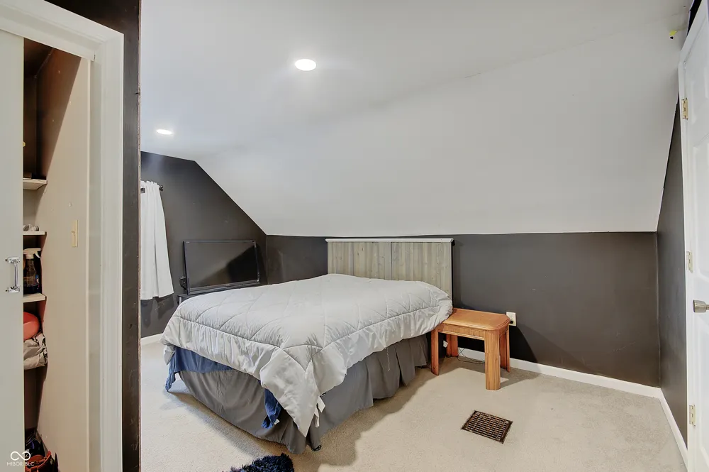 73 S 3rd Avenue Beech Grove, IN 46107