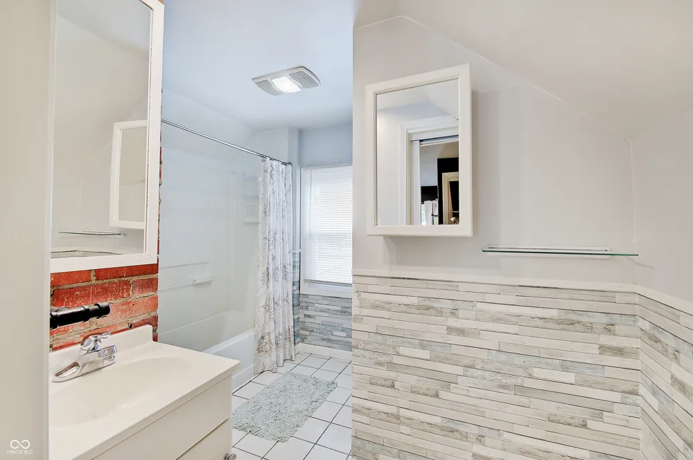 73 S 3rd Avenue Beech Grove, IN 46107