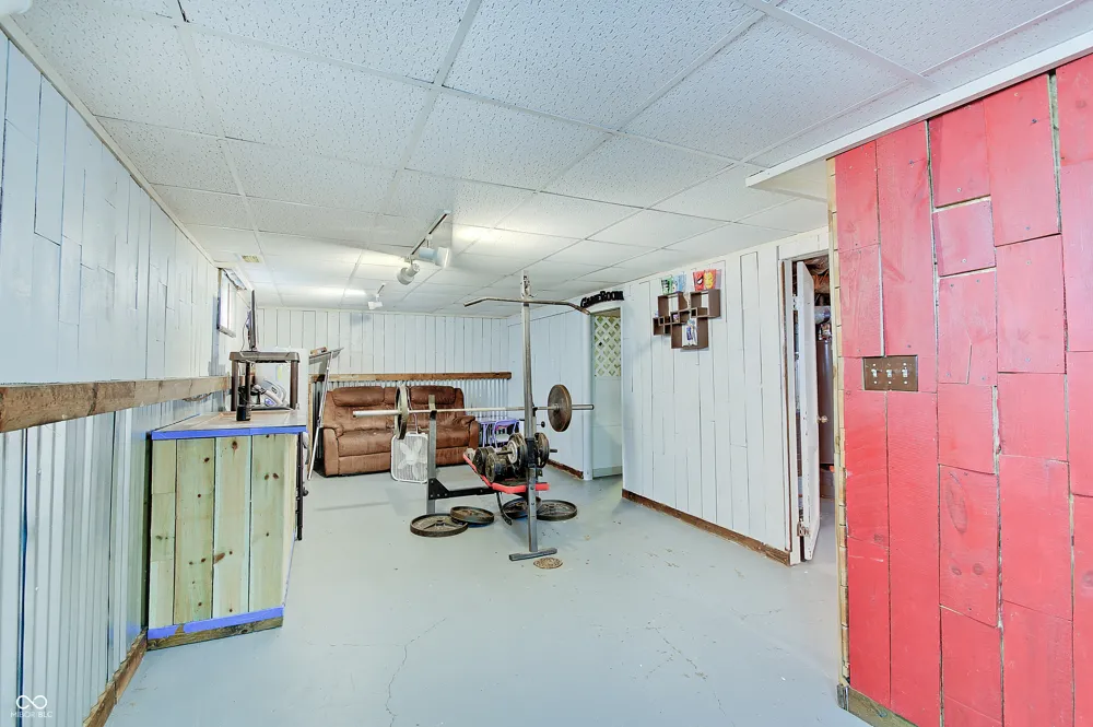 73 S 3rd Avenue Beech Grove, IN 46107