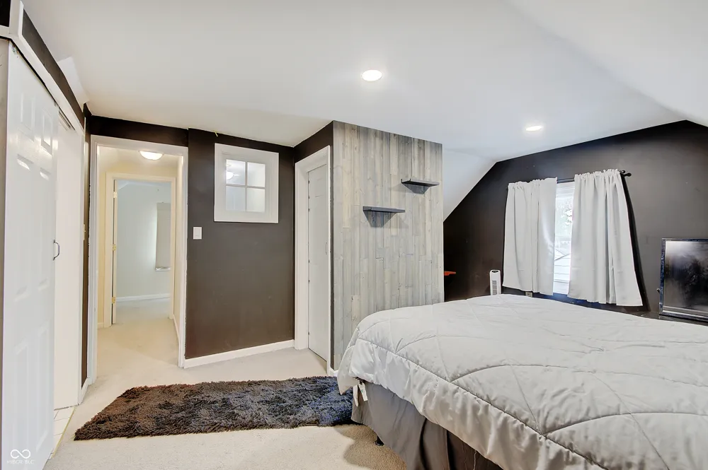 73 S 3rd Avenue Beech Grove, IN 46107