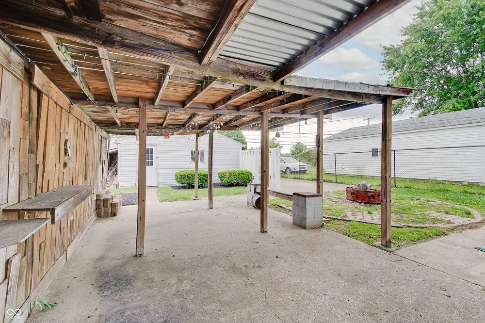 73 S 3rd Avenue Beech Grove, IN 46107