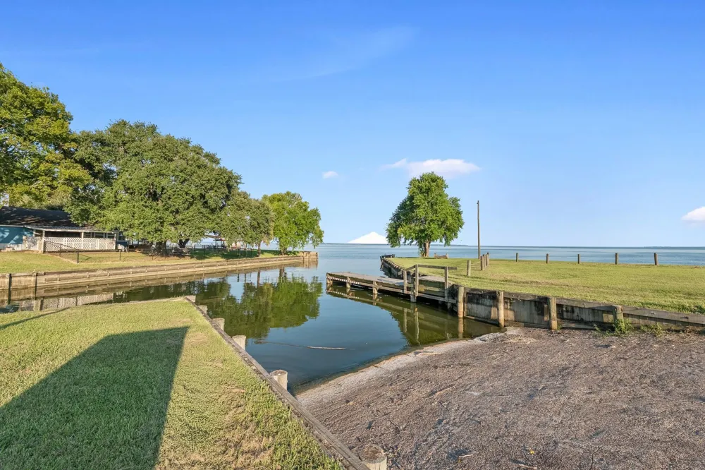 90 Coolcrest Drive Point Blank, TX 77364