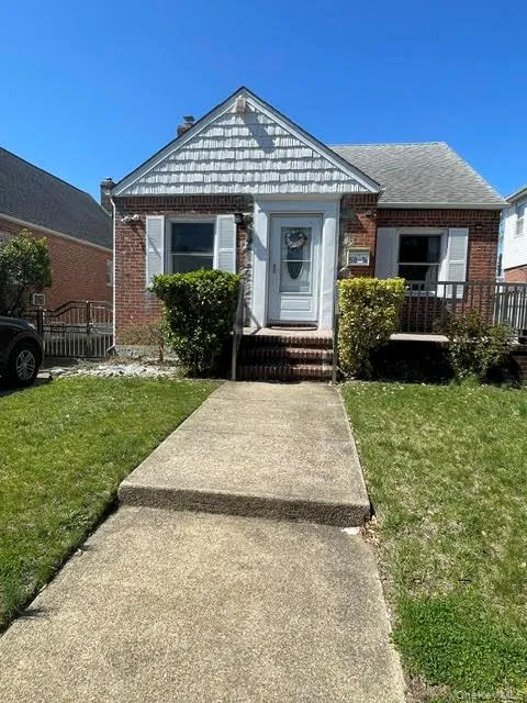 5816 198th Street Fresh Meadows, NY 11365