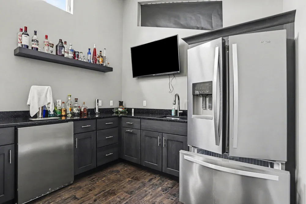 1046 Eagle Lake Drive Kalamazoo, MI 49009