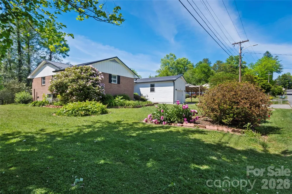 75 Hawthorne Drive Brevard, NC 28712