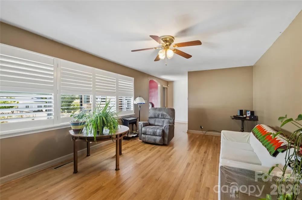 75 Hawthorne Drive Brevard, NC 28712