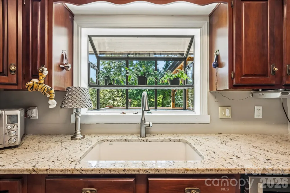 75 Hawthorne Drive Brevard, NC 28712