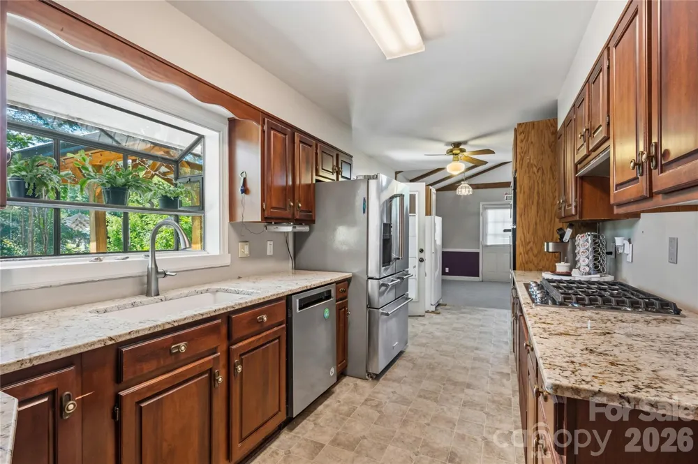 75 Hawthorne Drive Brevard, NC 28712