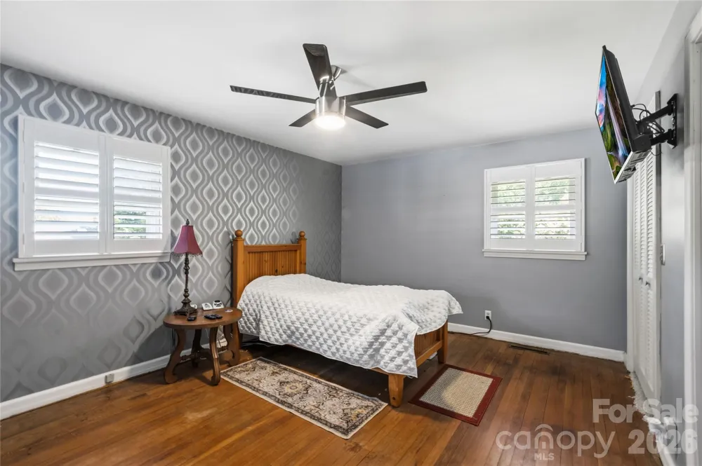 75 Hawthorne Drive Brevard, NC 28712