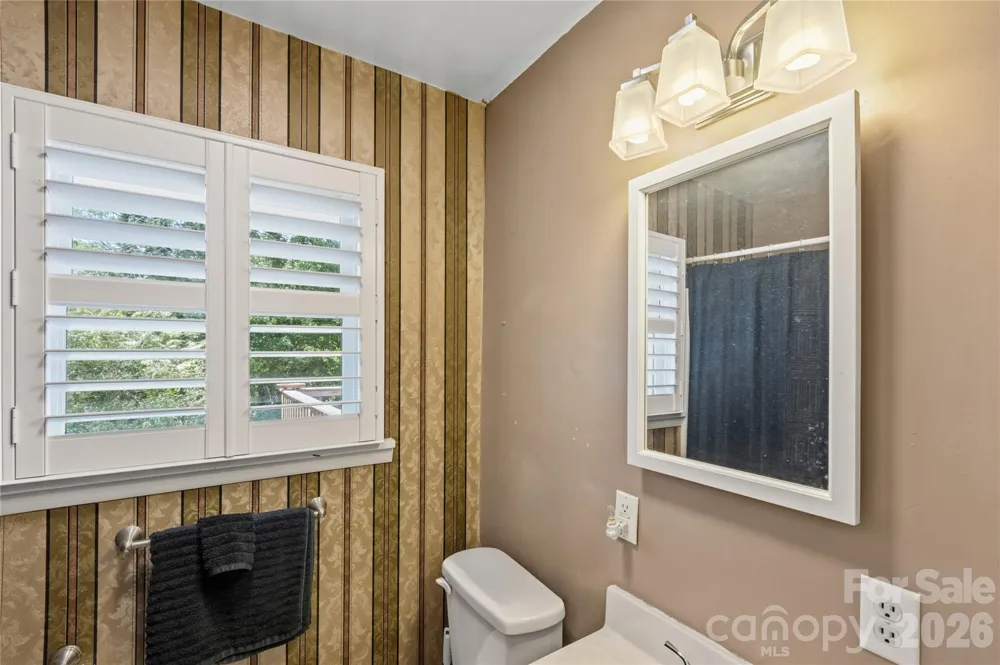 75 Hawthorne Drive Brevard, NC 28712
