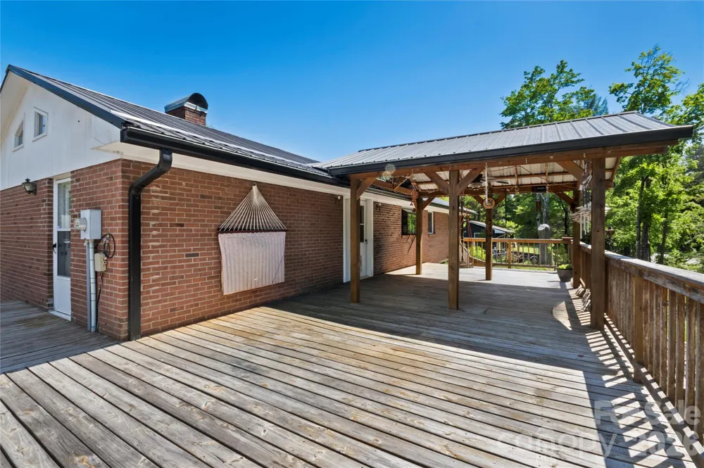 75 Hawthorne Drive Brevard, NC 28712