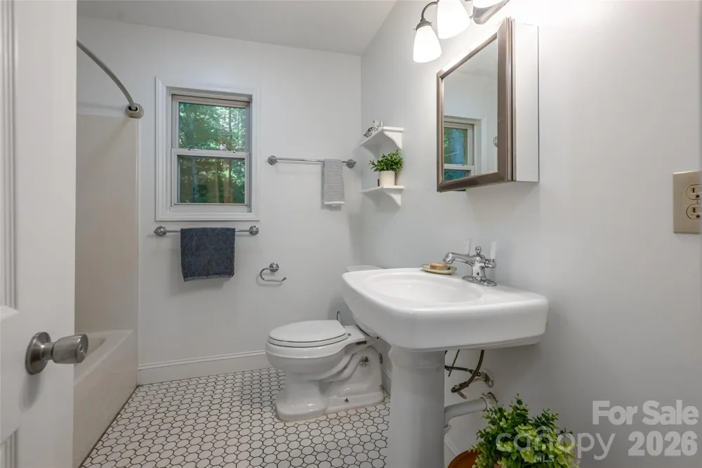7 Timber Park Drive Black Mountain, NC 28711