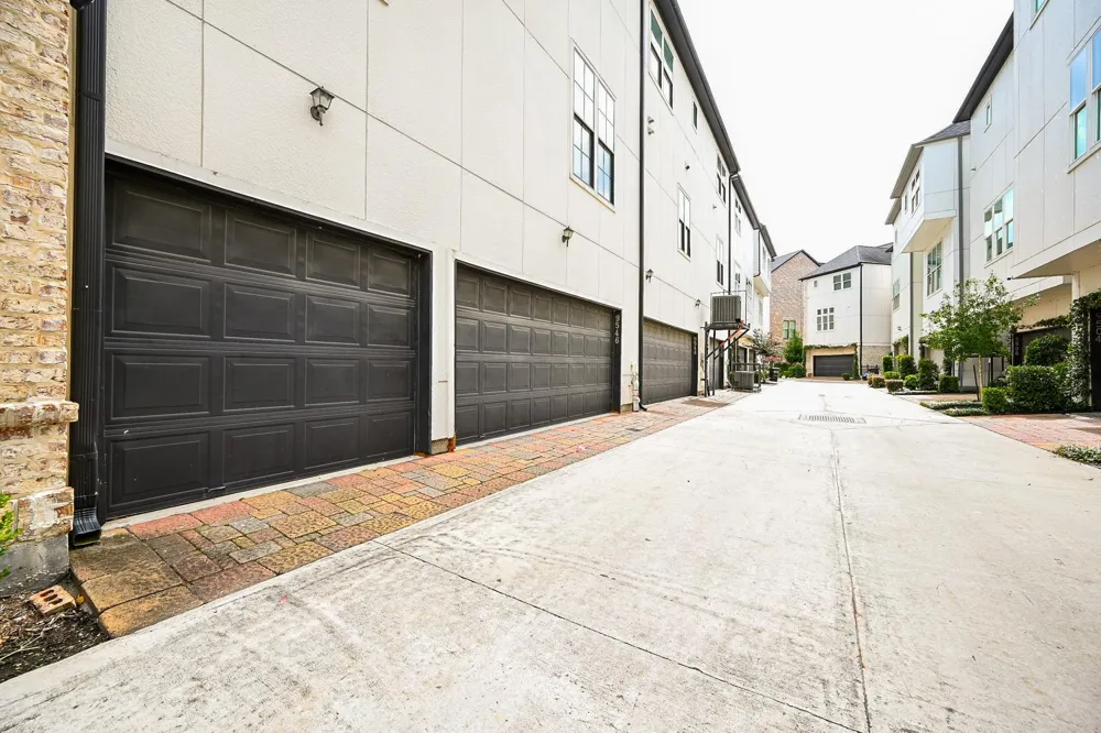 9546 London Bridge Station Station Houston, TX 77045