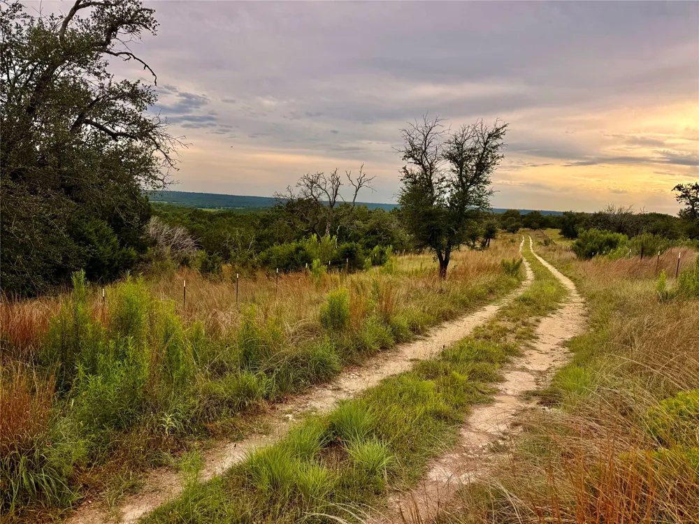 2017 County Road 222 Kempner, TX 76539