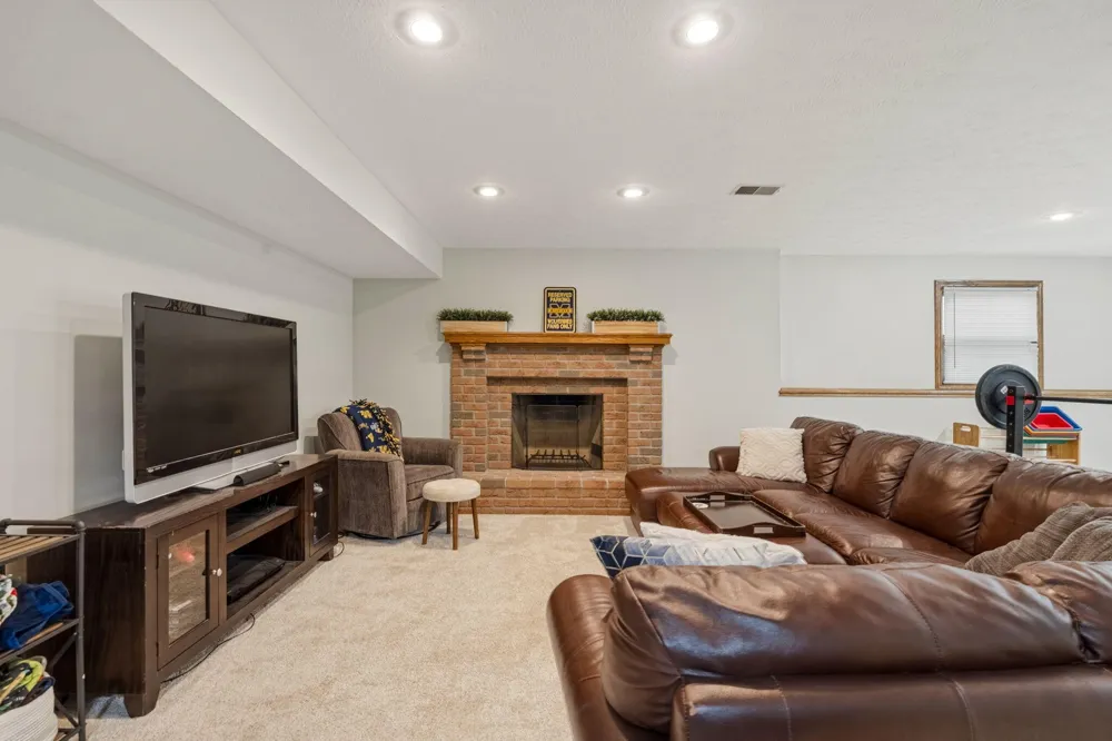 2331 Pheasant Avenue NW Walker City, MI 49534