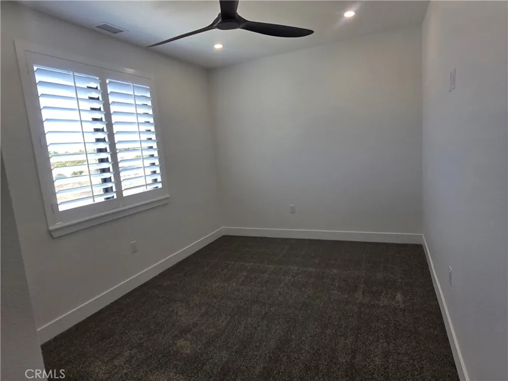 6224 Outpost Oak Hills, CA 92344