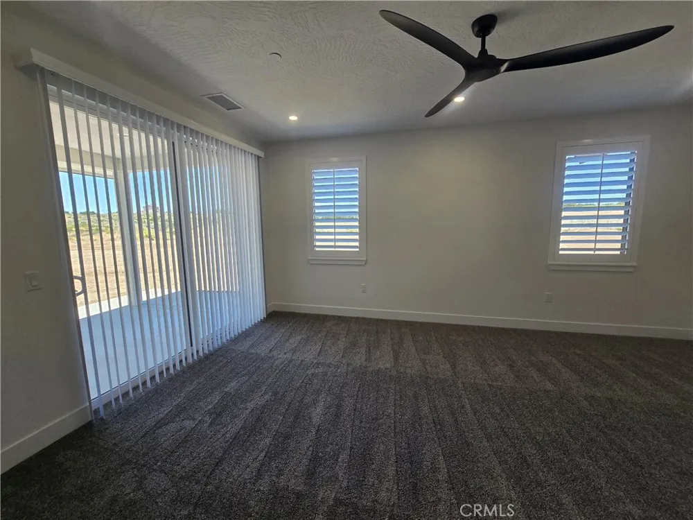 6224 Outpost Oak Hills, CA 92344