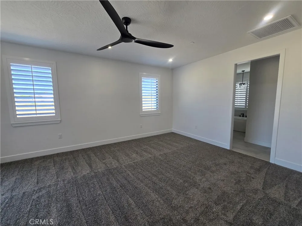6224 Outpost Oak Hills, CA 92344