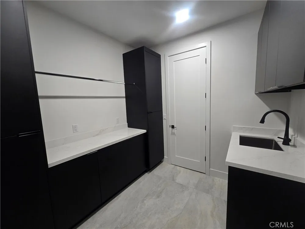6224 Outpost Oak Hills, CA 92344