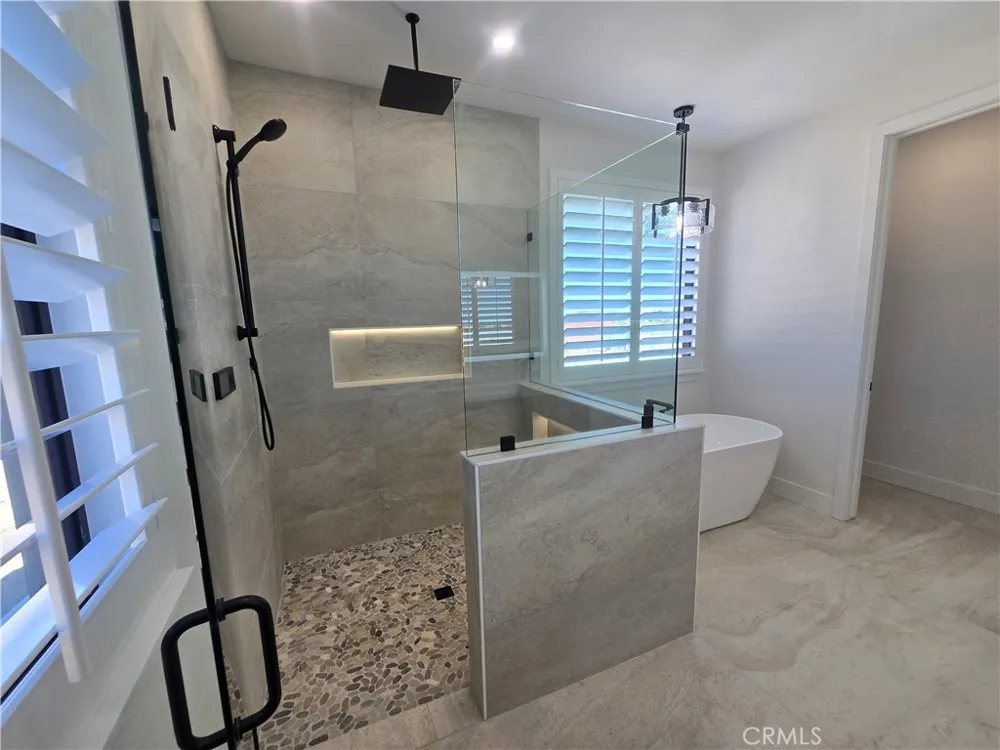 6224 Outpost Oak Hills, CA 92344