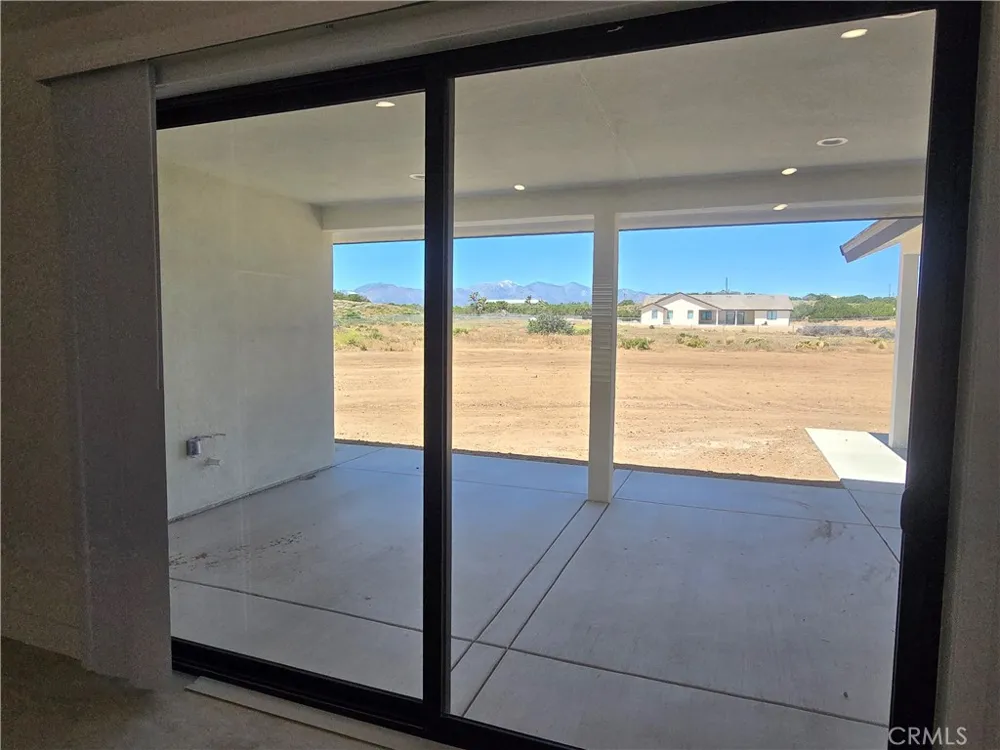 6224 Outpost Oak Hills, CA 92344