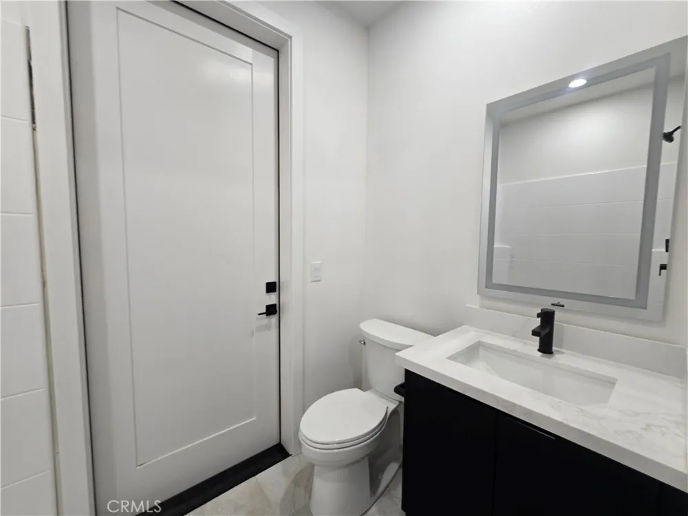 6224 Outpost Oak Hills, CA 92344