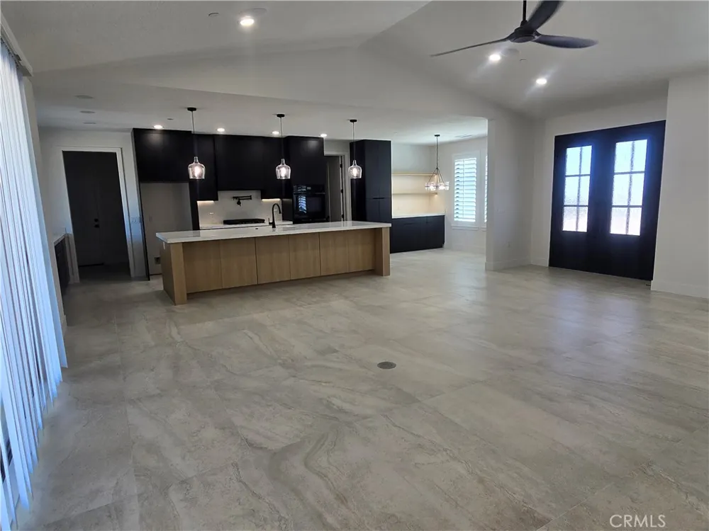 6224 Outpost Oak Hills, CA 92344