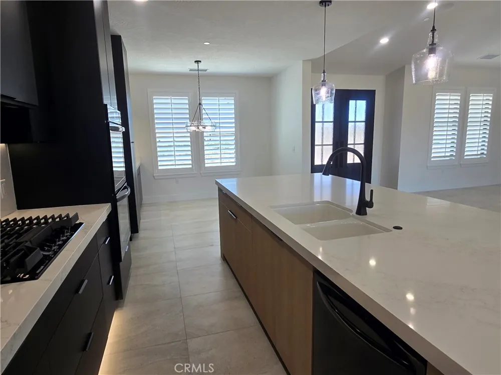 6224 Outpost Oak Hills, CA 92344