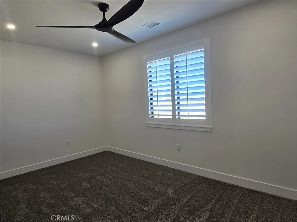 6224 Outpost Oak Hills, CA 92344