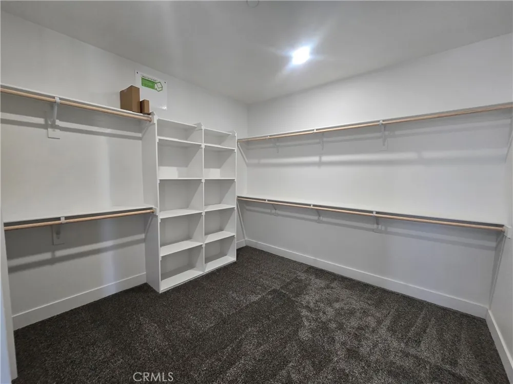 6224 Outpost Oak Hills, CA 92344