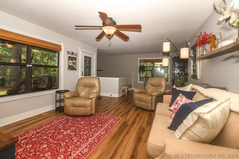 2548 Pine Tree Drive Kansas, OK 74347