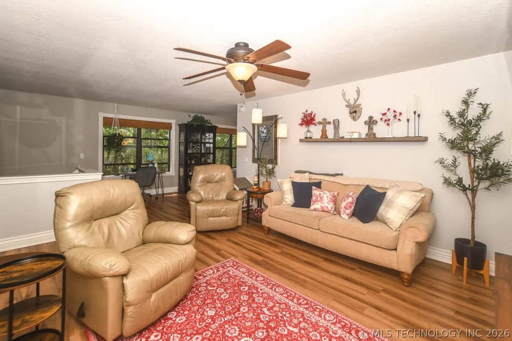 2548 Pine Tree Drive Kansas, OK 74347