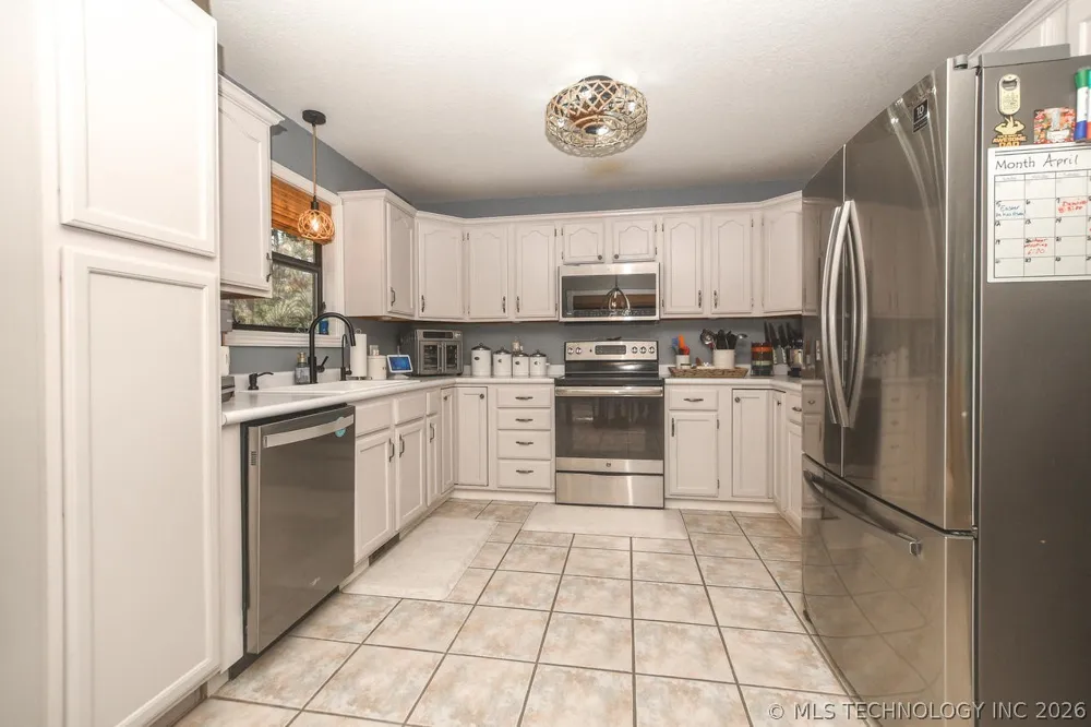 2548 Pine Tree Drive Kansas, OK 74347