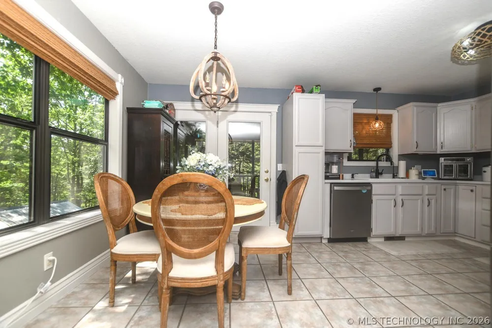 2548 Pine Tree Drive Kansas, OK 74347