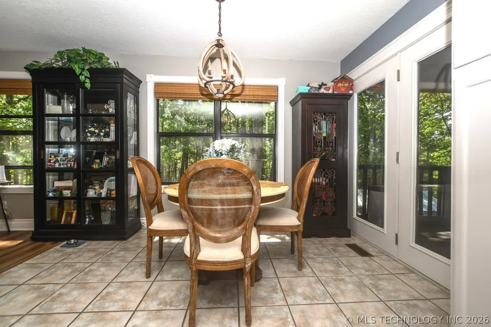 2548 Pine Tree Drive Kansas, OK 74347