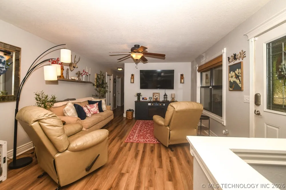 2548 Pine Tree Drive Kansas, OK 74347