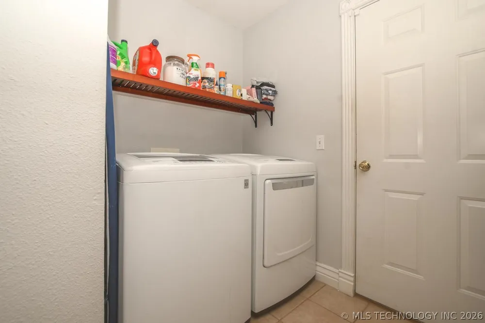 2548 Pine Tree Drive Kansas, OK 74347