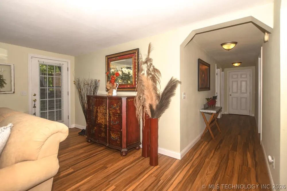 2548 Pine Tree Drive Kansas, OK 74347