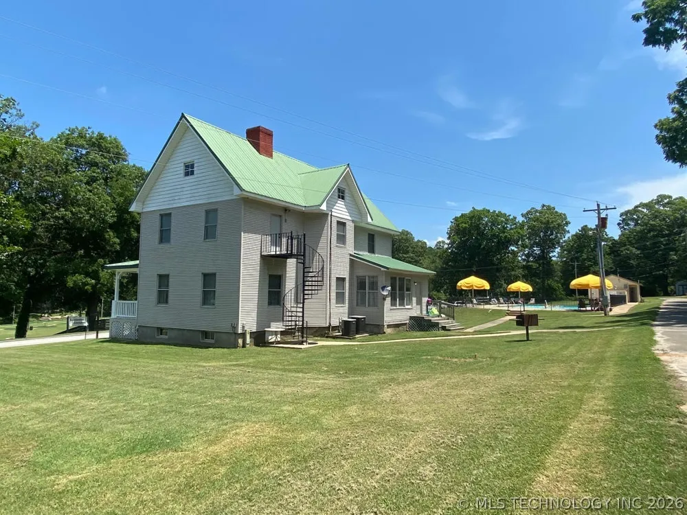 2548 Pine Tree Drive Kansas, OK 74347