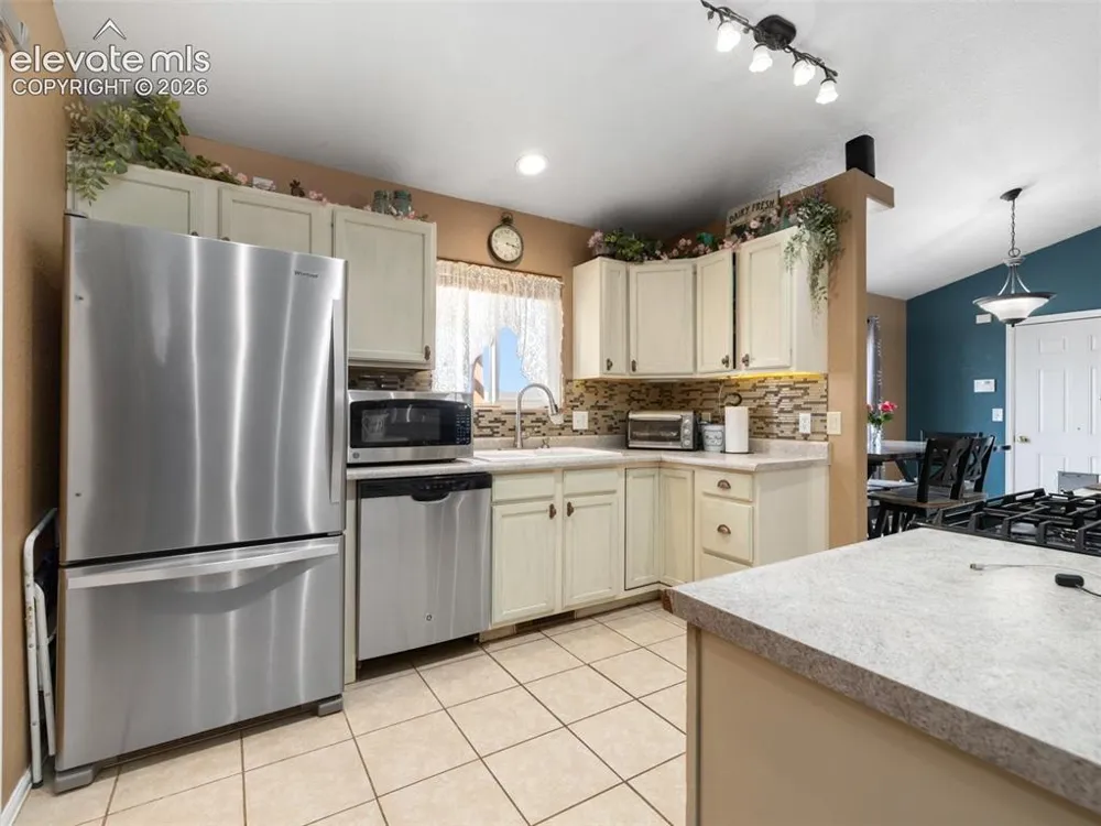 675 E McClave Drive Pueblo, CO 81007