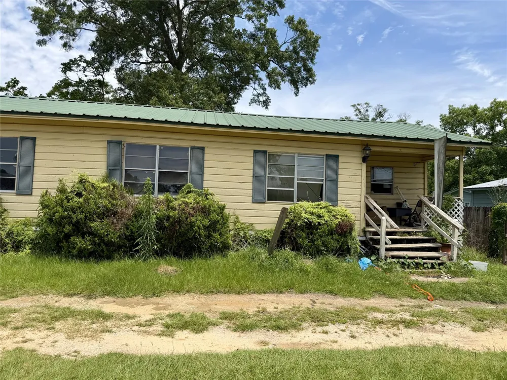 516 W Martin Luther King Street Kirbyville, TX 75956