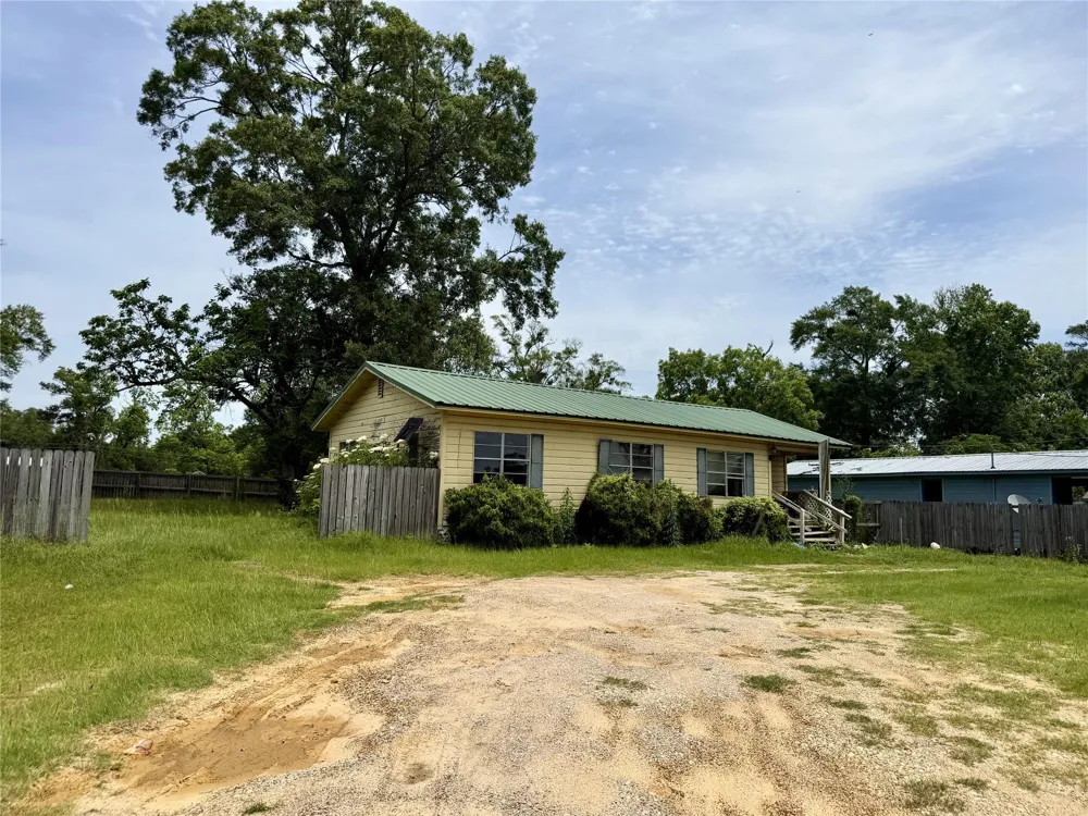 516 W Martin Luther King Street Kirbyville, TX 75956