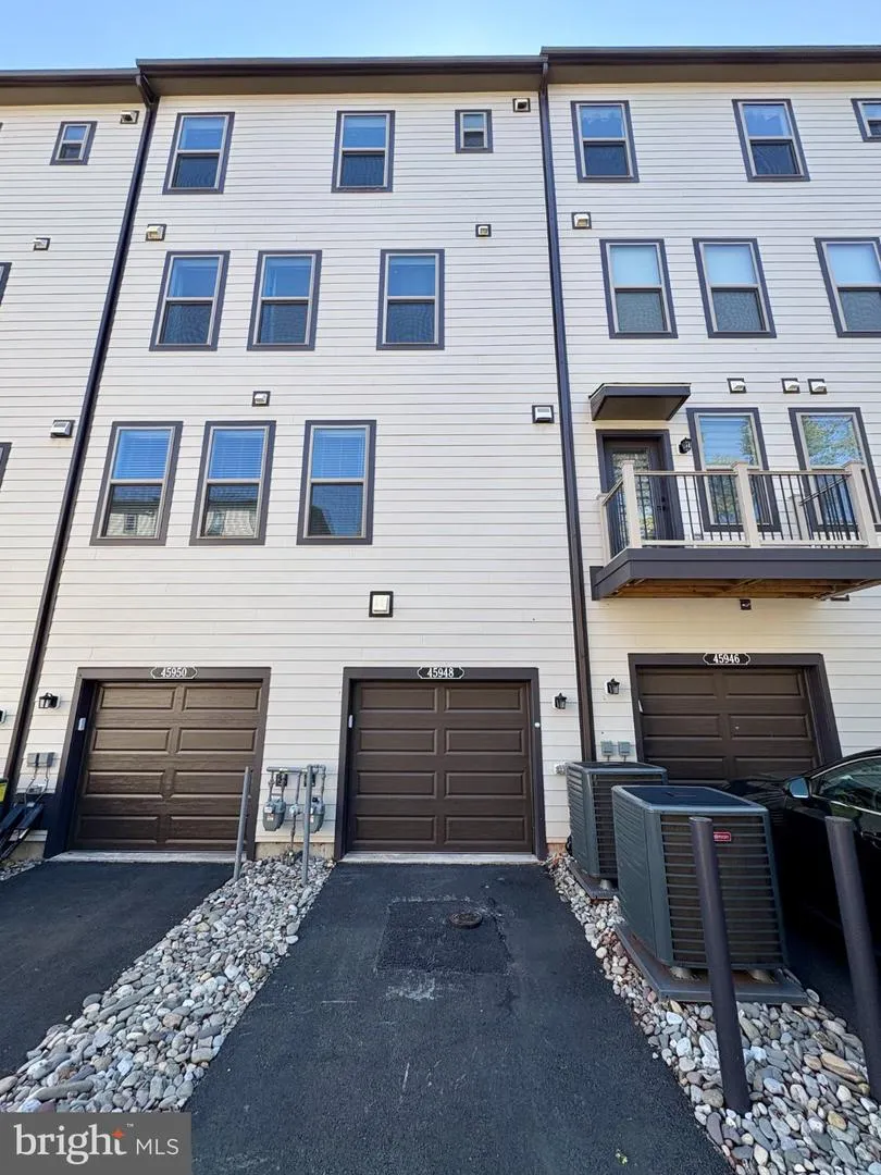 45948 SWALLOW TERRACE Sterling, VA 20165