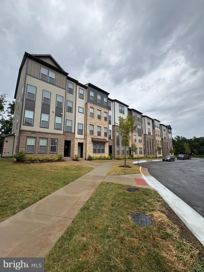 45948 SWALLOW TERRACE Sterling, VA 20165