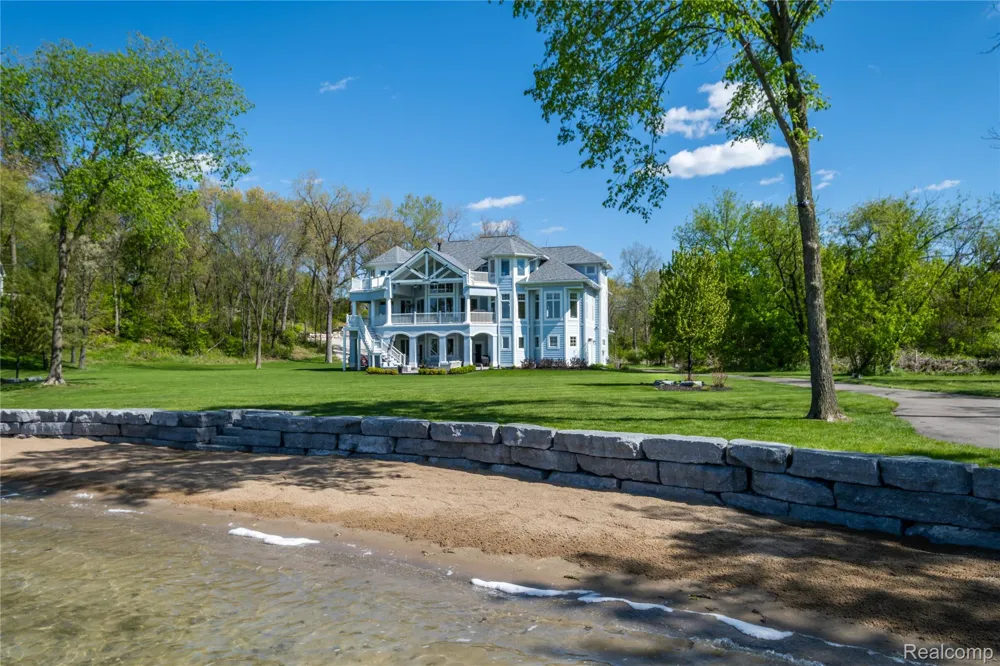 10195 Bennett Lake Road Tyrone Township, MI 48430